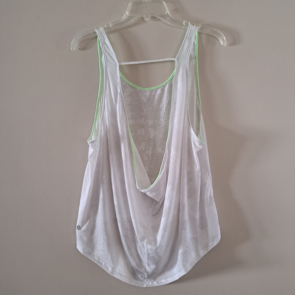VEUC Lululemon tank top - Picture 2 of 4
